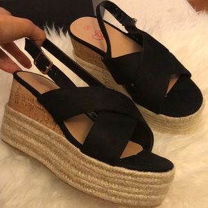 Nastygal Flatform // Black espadrille sandals